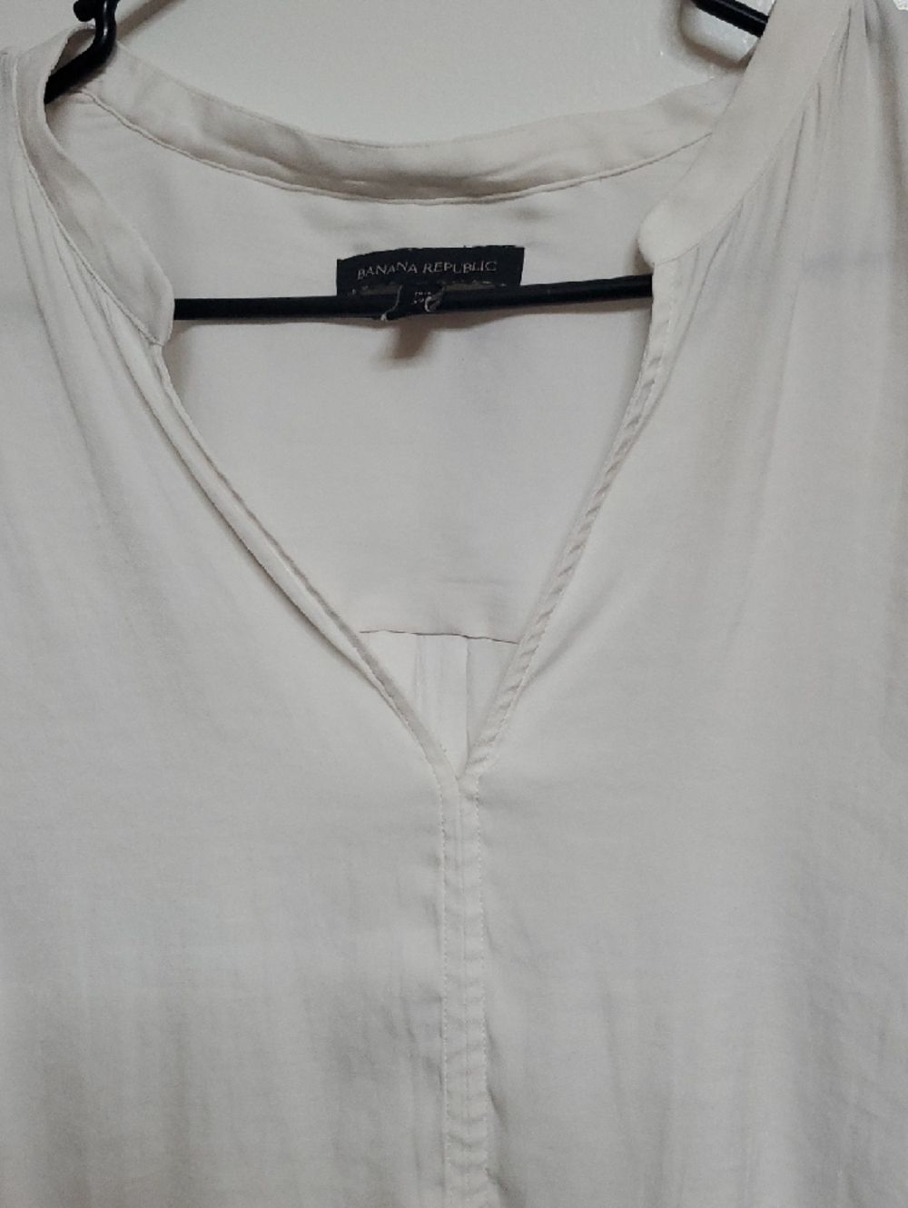 Banana Republic Off-White V-Neck Short Sleeve Tunic - Picture 3 of 9
